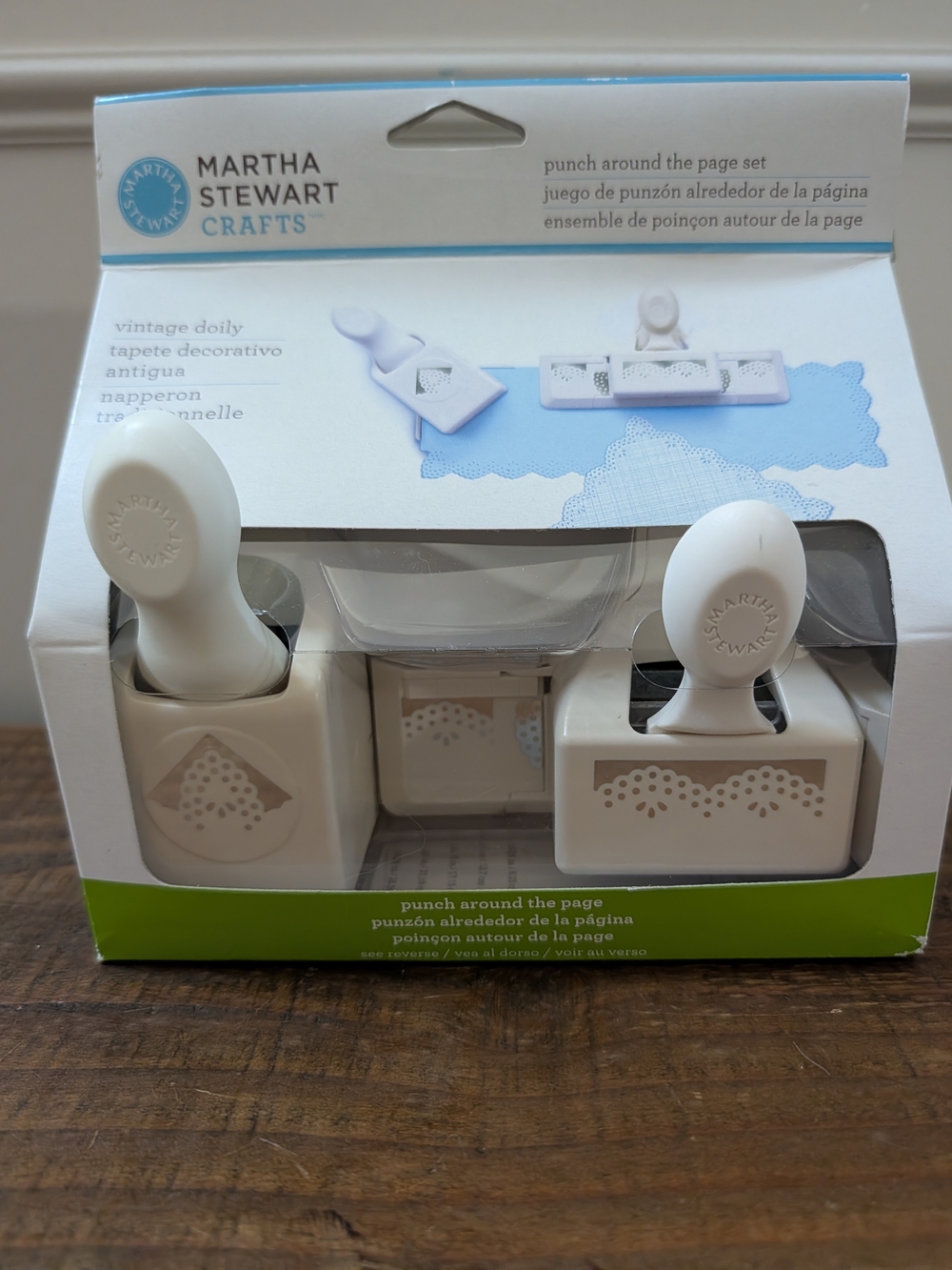 Martha Stewart Crafts Vintage Doily Punch Around the Page Corner Edge Set NIB